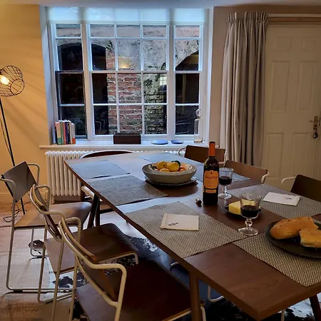 16 Castlegate Holiday home